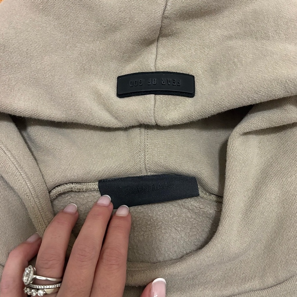 ✨ ESSENTIALS ✨ Fear Of God Beige Hoodie With Pockets Size Small Unisex - Picture 3 of 6